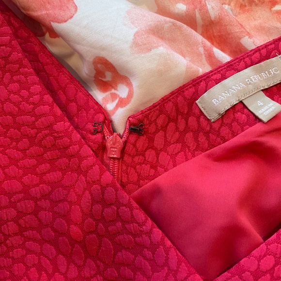 Slightly used pink coral dress from Banana Republic - Picture 4 of 9